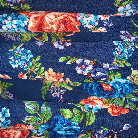 Summer dress, good for teens - Picture 2 of 2